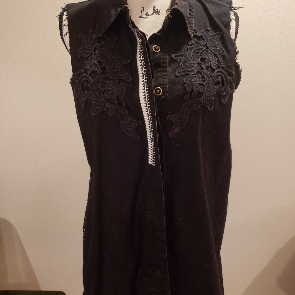 Gimmicks open back mixed media top
